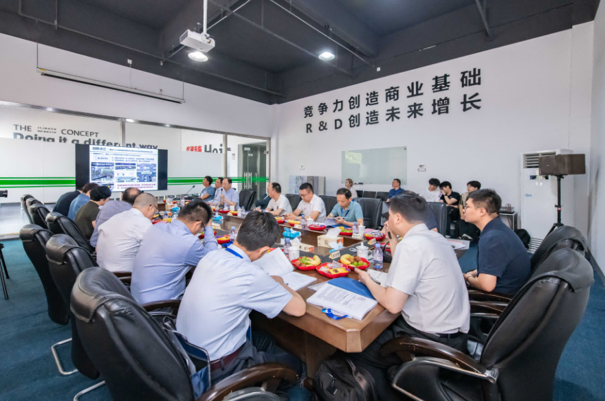 中紡聯(lián)“寬幅綿柔針織家紡面料(奈特綿?）的開(kāi)發(fā)與產(chǎn)業(yè)化”項(xiàng)目鑒定會(huì)在紅柳集團(tuán)成功召開(kāi)！